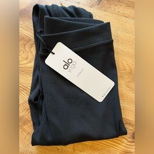 Brand New ALO Ribbed 7/8 Blissful Leggings